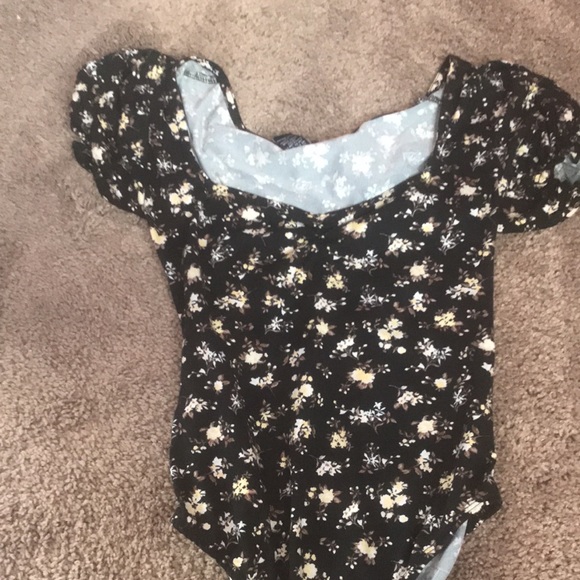 “❤️‍🔥Princess neck line floral print body suit❤️‍🔥” - Picture 1 of 2